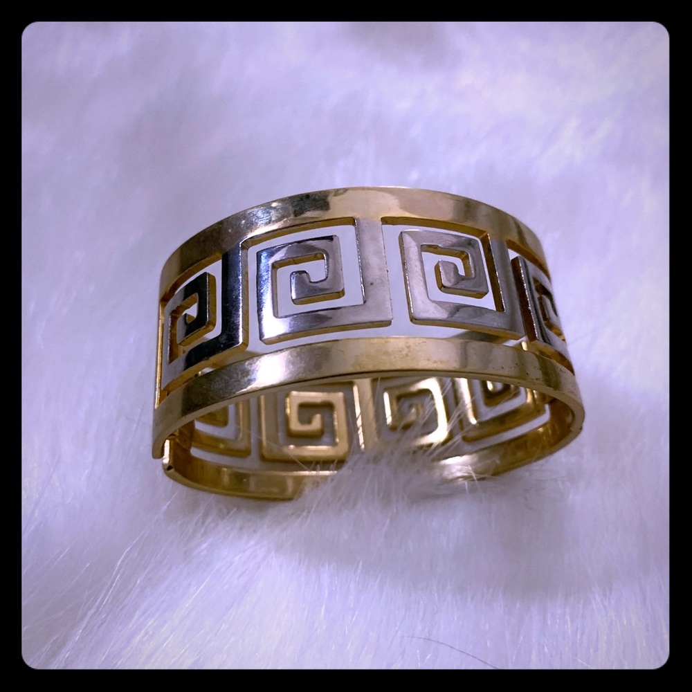 Bangle bracelet gold and silver